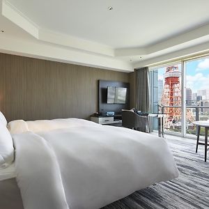 Kamer met een King Size Bed met een Panoramisch Uitzicht